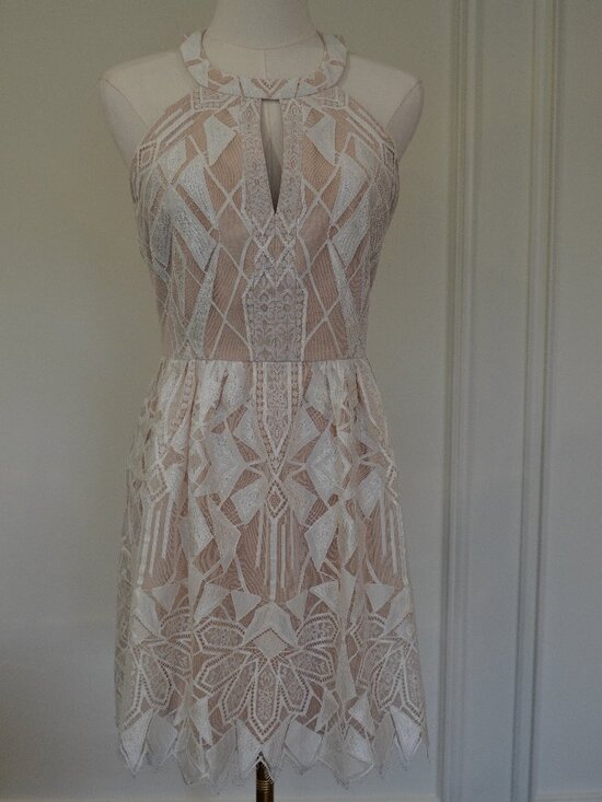 BCBGMaxAzria Dresses & Skirts - BCBG Max Azria Lace Halter Dress Nude White Geometric Fit Flare Cocktail Sz 2 XS